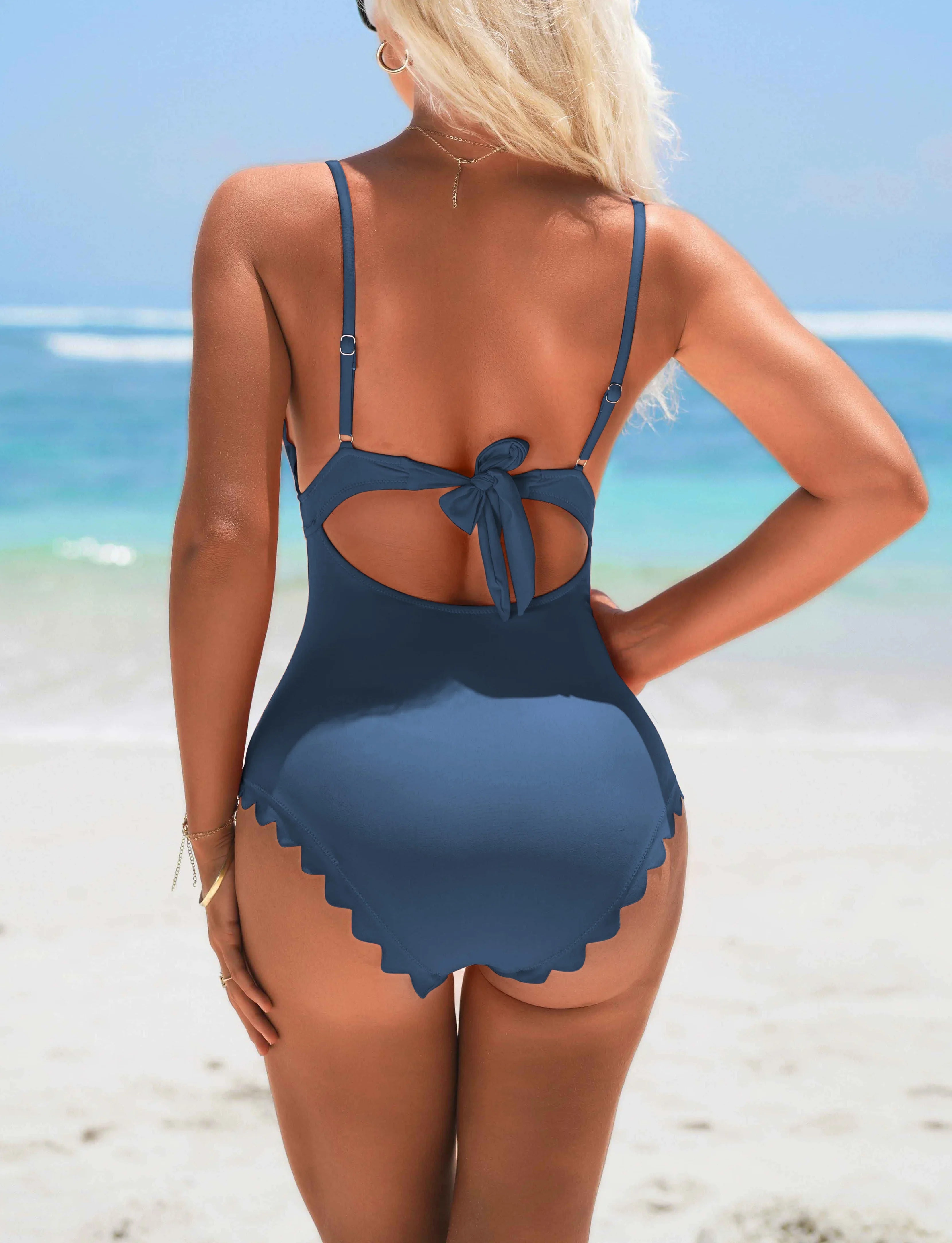 Stylish Scalloped One-Piece Swimsuit